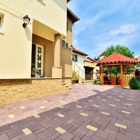 Casa Vio Hotel Haţeg Eksteriør billede